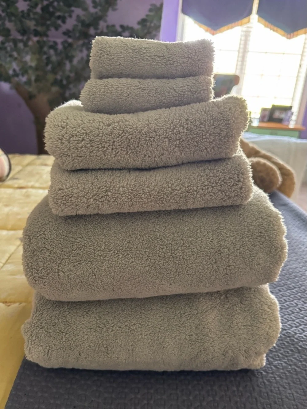 Monogrammed Luxury Spa Gray Bath Towel Set with 'R' in gray Embroidery
